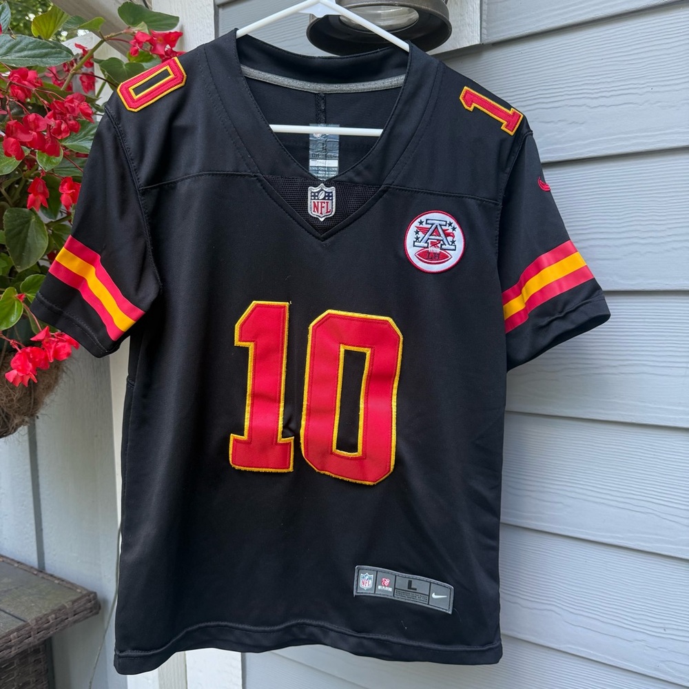 Tyreek Hill Kansas City Chiefs official NFL Nike jersey.